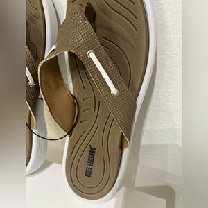 Reel Legends Women's Brown Sandals